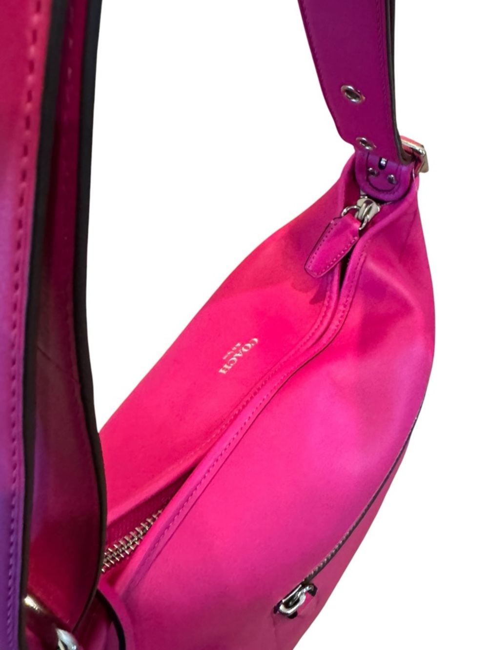 Coach - Legacy Leather Duffle - Fuchsia - 2012 #19889 EXCELLENT CONDITION - Picture 3 of 11